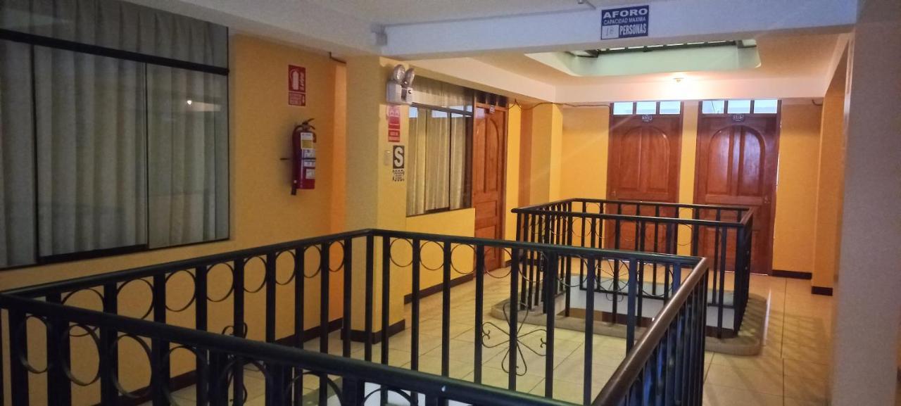 Hospedaje Santa Cruz II Sicuani Bagian luar foto
